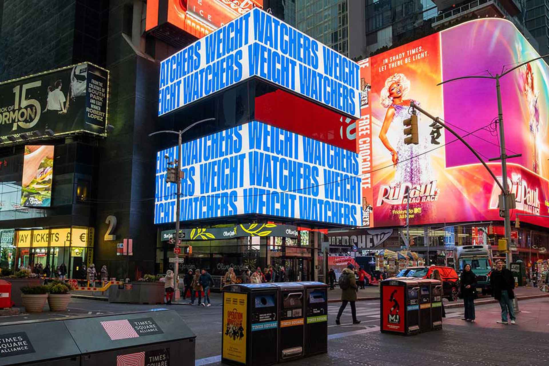 WW international weight watchers ad at the cube 2 times square in nyc digital out of home advertising
